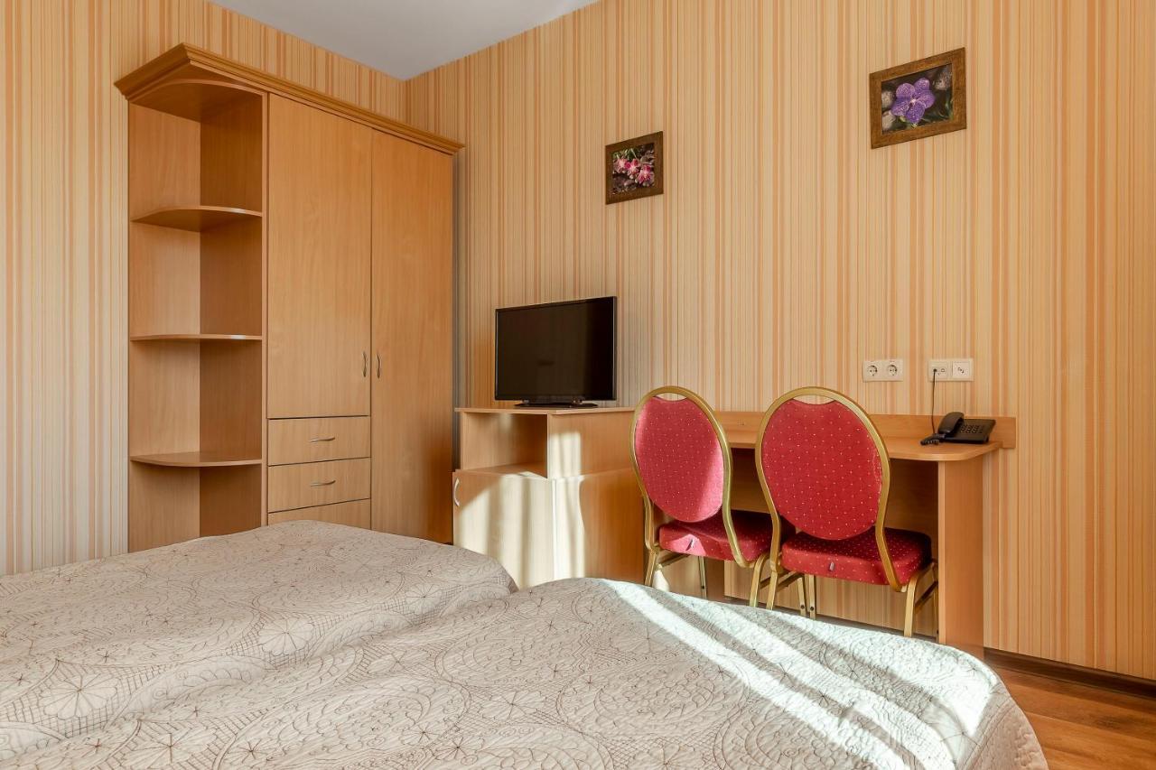 Гостиница Siesta Киев Sofiivska Borshchahivka Exterior photo