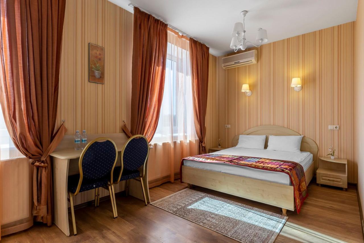 Гостиница Siesta Киев Sofiivska Borshchahivka Exterior photo
