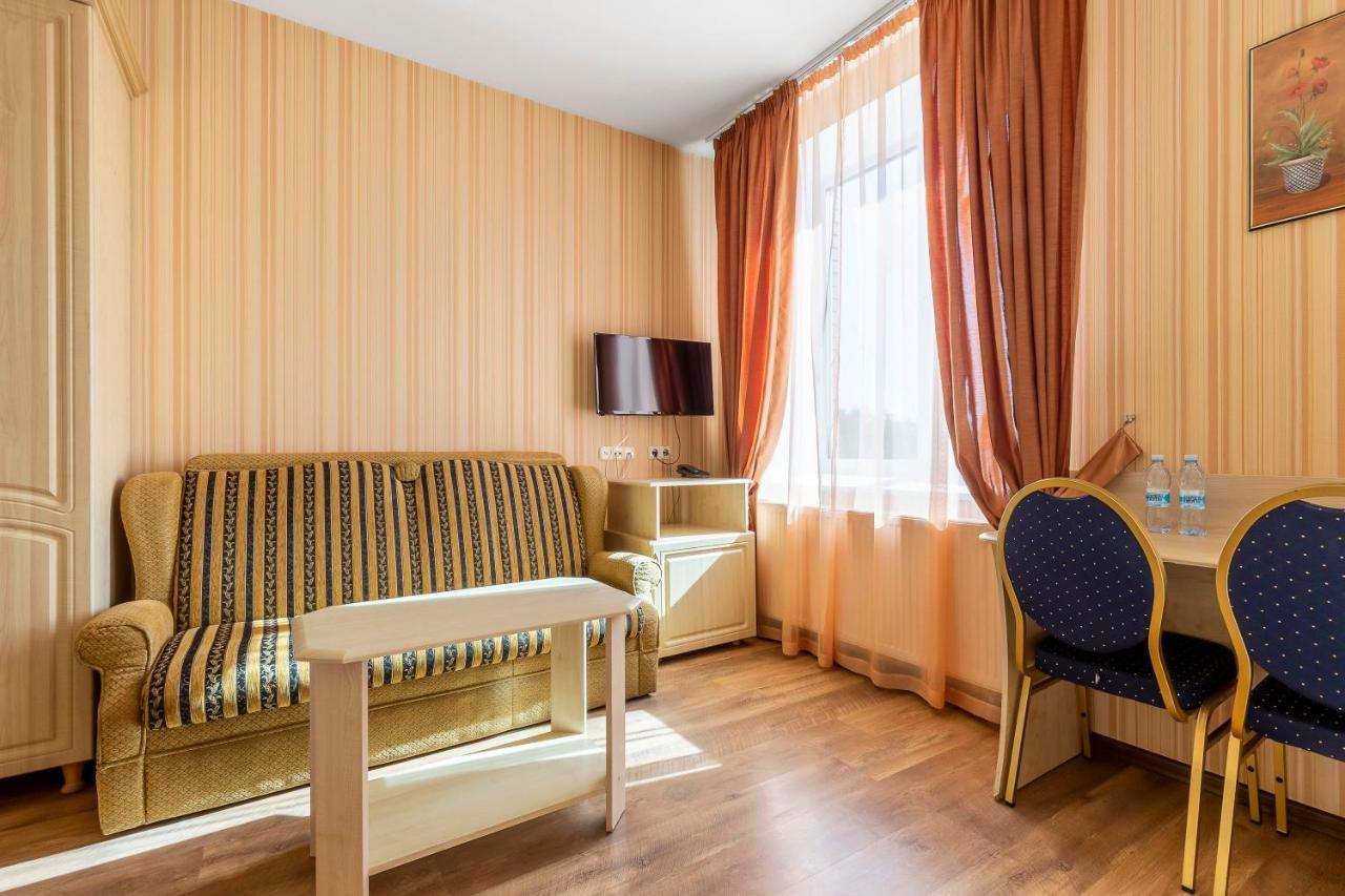 Гостиница Siesta Киев Sofiivska Borshchahivka Exterior photo