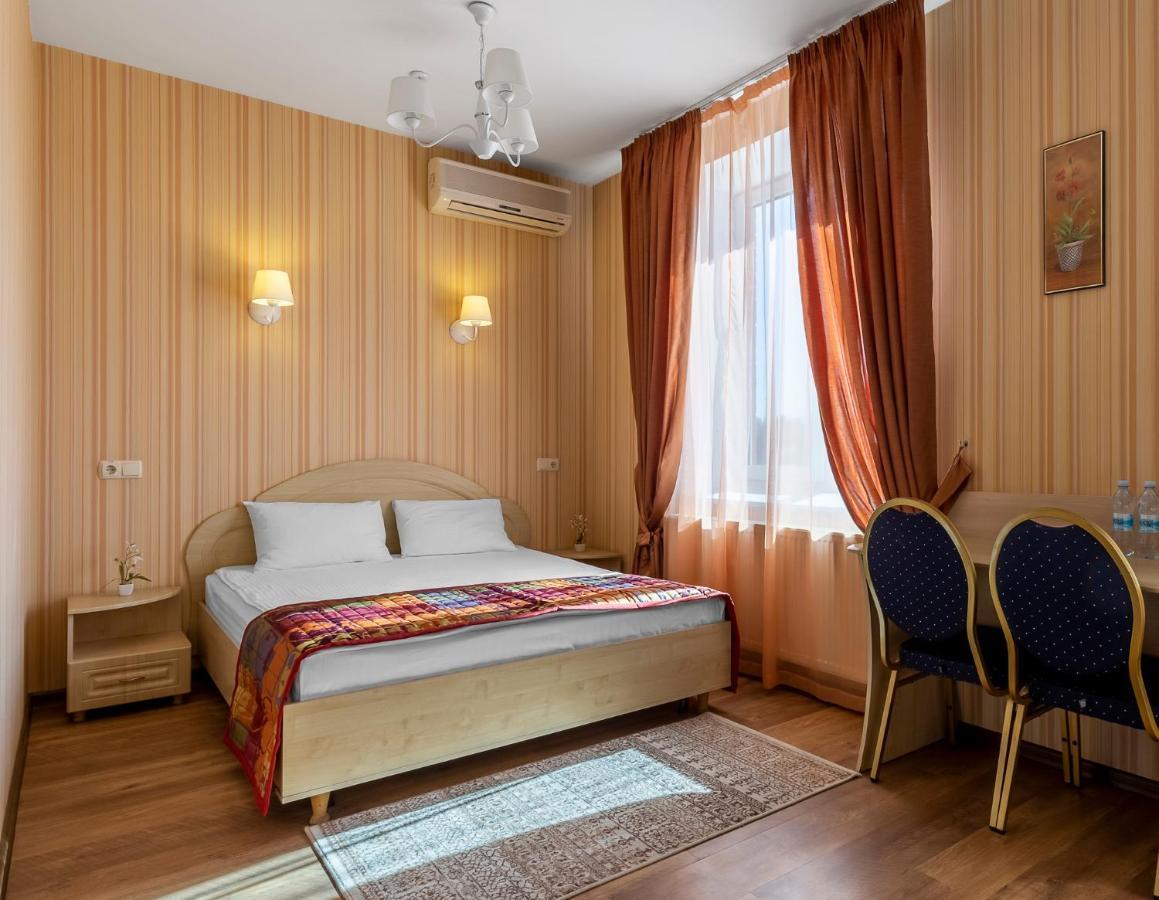 Гостиница Siesta Киев Sofiivska Borshchahivka Exterior photo
